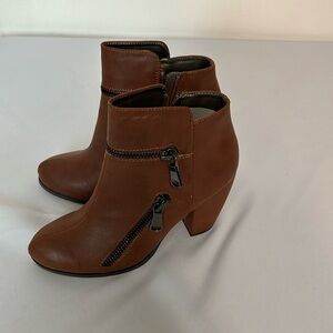 NWOT size 9 by Michael Antonio, leather booties with zipper adornment
